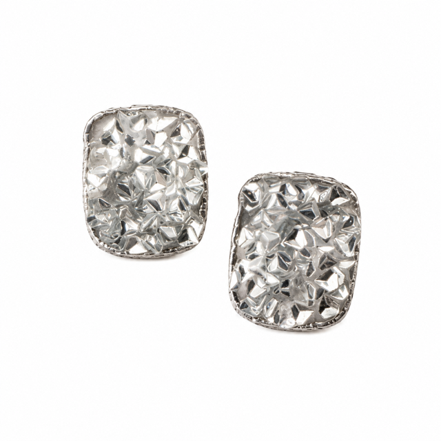 Simple sparkly stud - silver